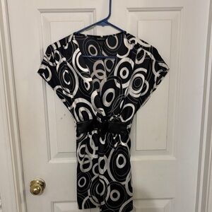 Chic Black and White Patterned Blouse